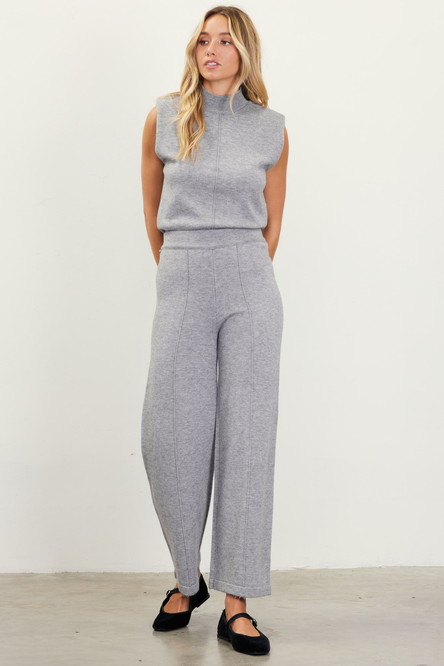 Cropped Knit Pants