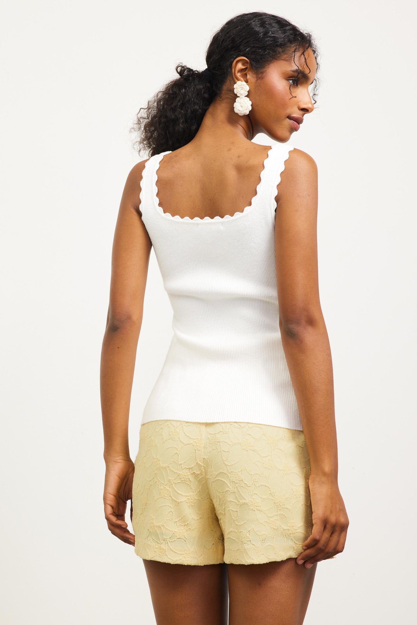 Scalloped Edge Accent Ribbed Tank