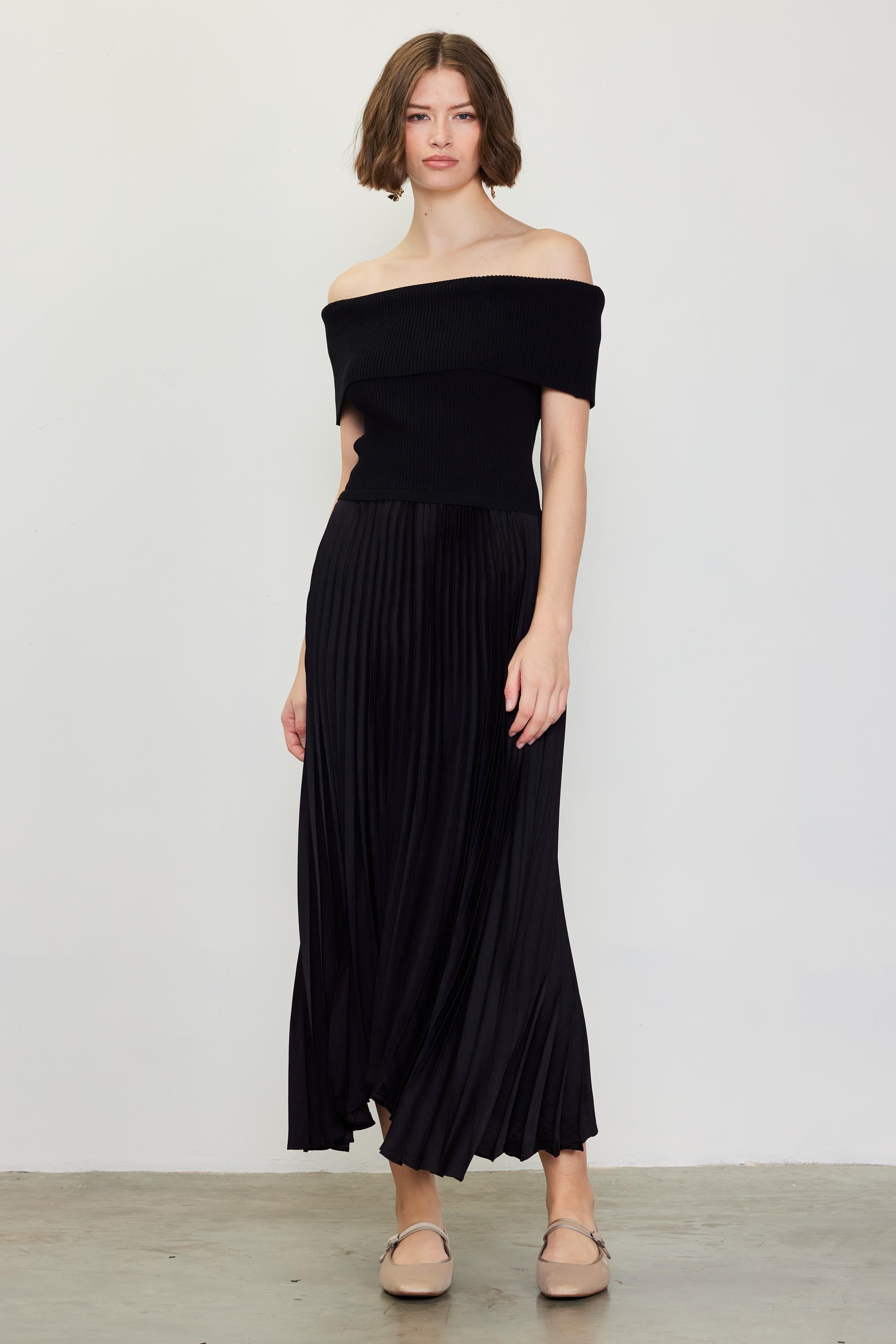 Off shoulder pleated dress hotsell